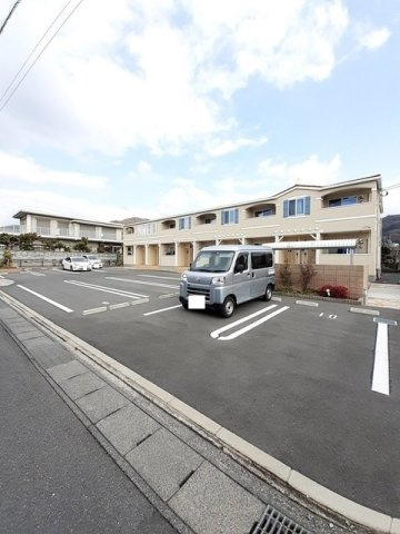 キャドックミニヨンの駐車場