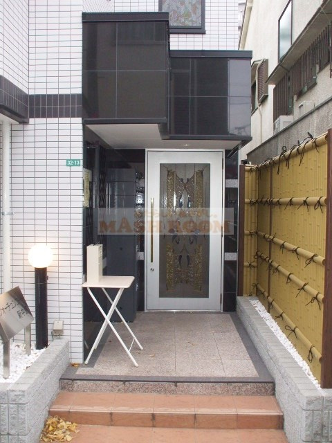 フォーチュンコート新中野のエントランス