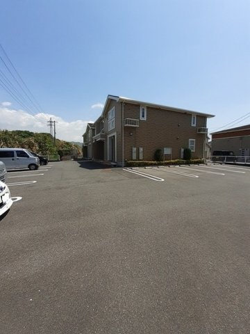 ベルフローラＡの駐車場