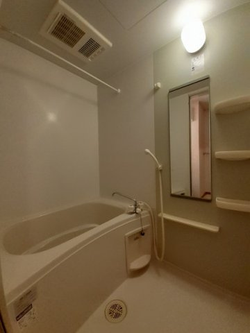 ベルフローラＡの浴室