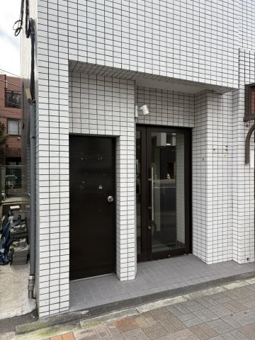 山口ビルのエントランス