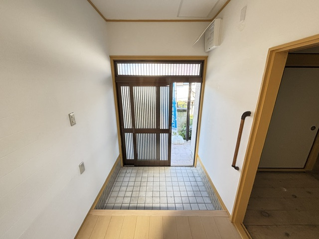 堺市南区鉢ヶ峯寺戸建の玄関
