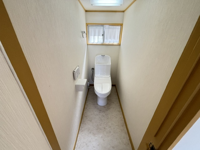 堺市南区鉢ヶ峯寺戸建のトイレ