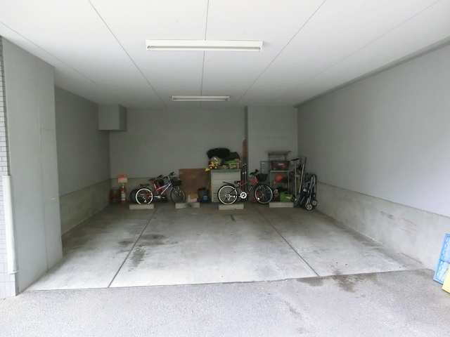 サンコートの駐車場|敷地内駐車場スペース有ります（要確認）