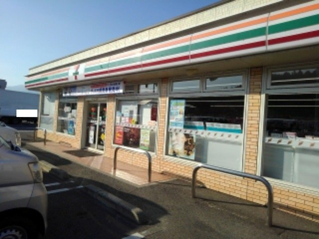 カーサ・フェリーチェの周辺|セブンイレブン新屋敷店様まで550m