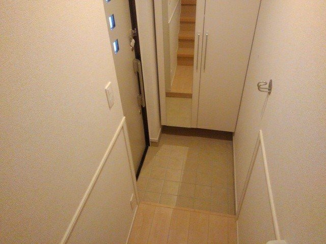グランクレールＤの玄関