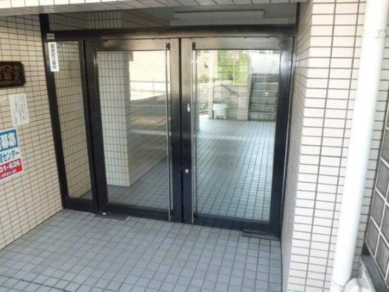 【エントランス】 | スカイコート赤羽第2 | エントランスです