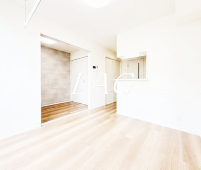 【居間・リビング】 | ハーモニー二葉 | 洋室のお部屋です。
