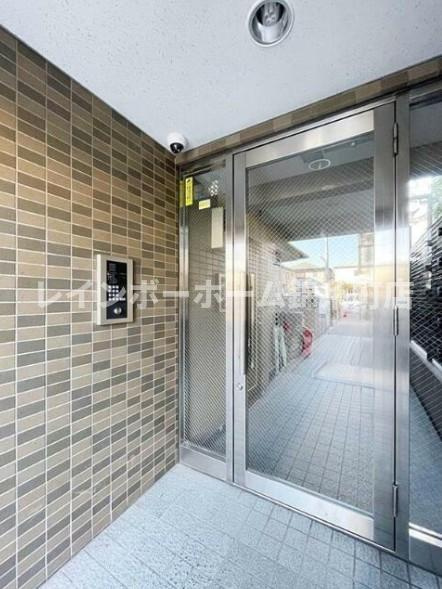 江戸川区北小岩３丁目の賃貸マンションのエントランス