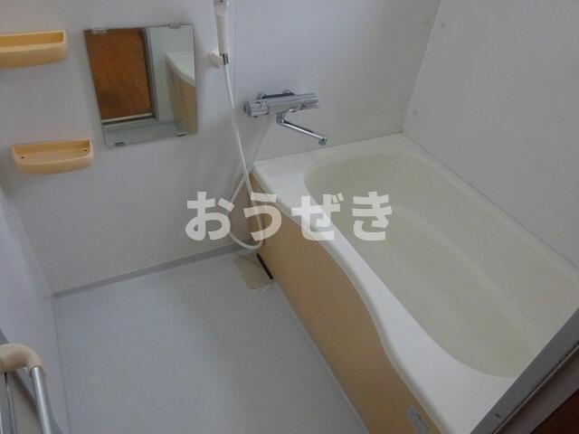 西戸部町貸家の浴室