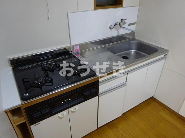 西戸部町貸家のキッチン