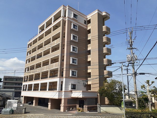 ステートリーマンション鷲崎の外観
