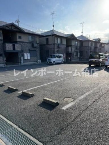 特典：仲介手数料が無料です!!の駐車場|駐車場があるので、車を買う予定の方も安心です