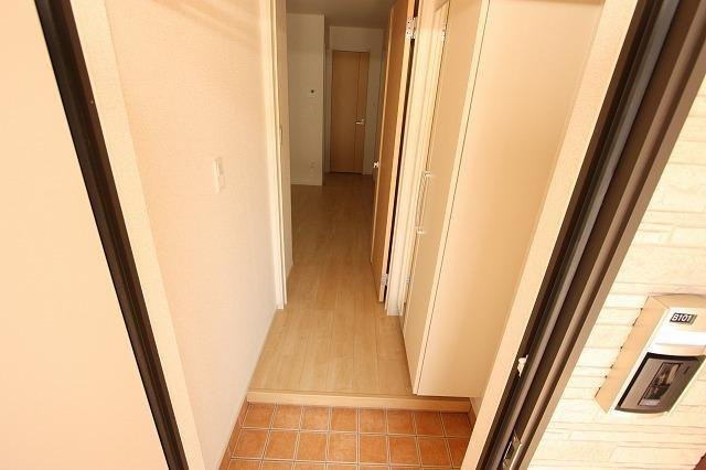 シャインＢの玄関