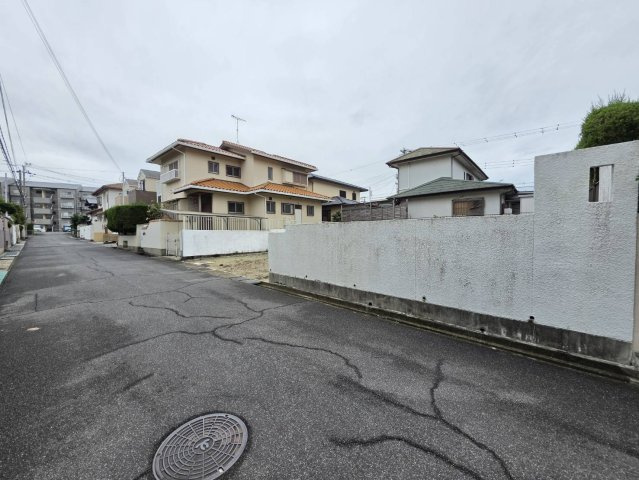 桃山台5丁目新築戸建の前面道路含む現地写真