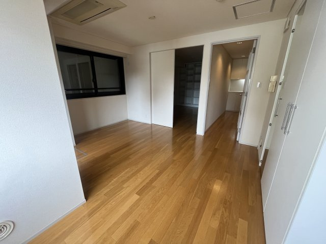骨董通りビルの内装