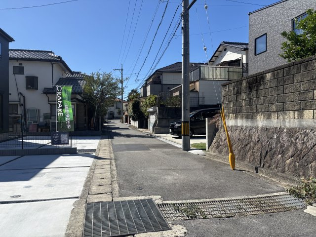 西区己斐上2丁目の前面道路含む現地写真