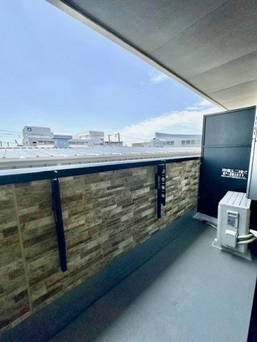 トレミー御領のバルコニー|暖かな日差しのふりそそぐバルコニー