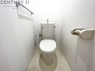 シンプルで使いやすいトイレです♪