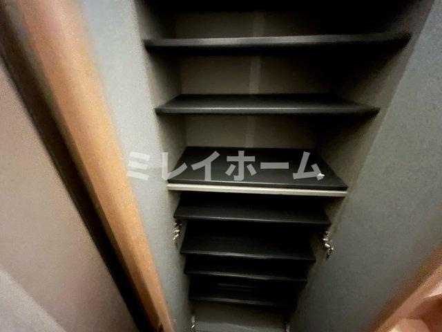 シャルールの玄関