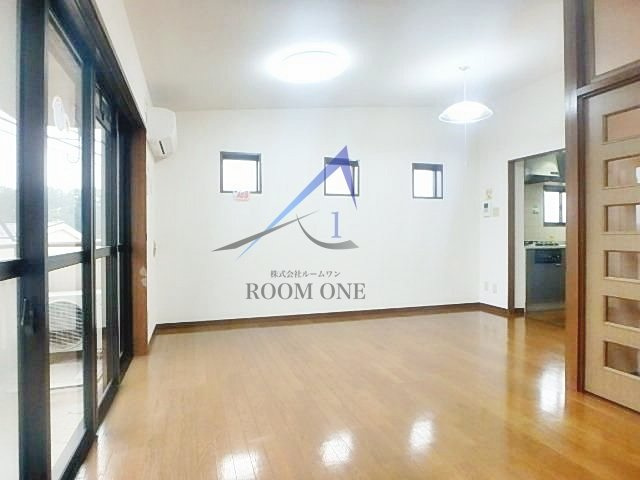 武蔵関マンション７号棟の居間・リビング|洋室のお部屋です。