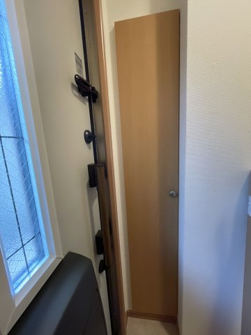 タウンコート高司の玄関|収納もある玄関です