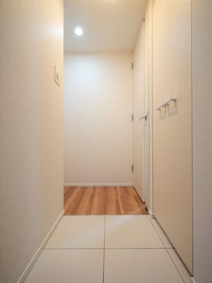 【玄関】プレミアムキューブ　G四谷左門町 