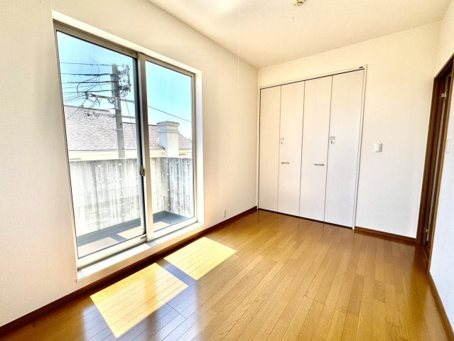 森北町7丁目戸建の洋室