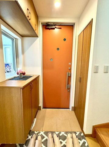 森北町7丁目戸建の玄関