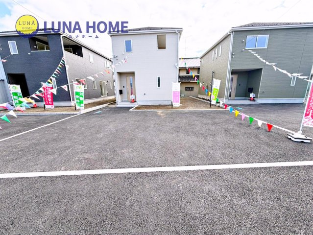 小美玉市羽刈第3　新築戸建　2号棟の駐車場|物件探しから、ご契約手続き、購入後のインテリアデザインまで、トータルでサポートいたします☆