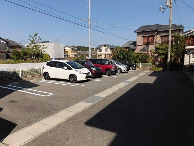 ファミグリアⅠの駐車場