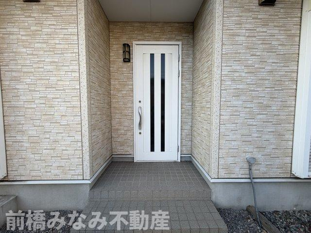 【中古】高崎市倉賀野町　４LDKの玄関|きれいな玄関です
