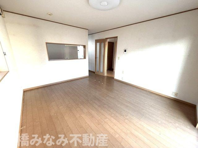 【中古】高崎市倉賀野町　４LDKの居間・リビング|外観・内装のリフォーム工事もお気軽にご相談ください♪