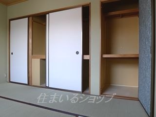 プレジール加藤　Ｂ棟の収納