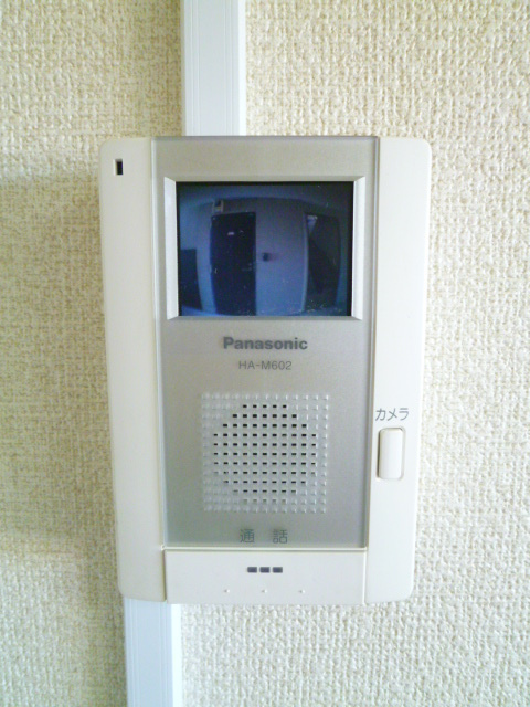 TVモニター付インターホンで来客を画面で確認出来て安心です♪