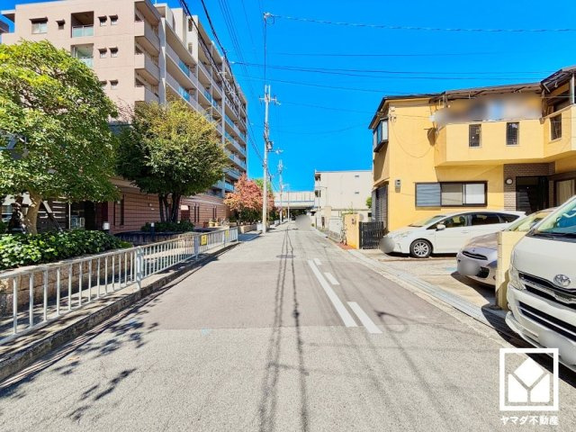 尼崎市水堂町１丁目の前面道路含む現地写真
