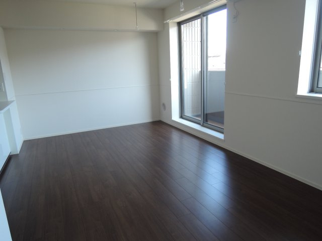 フルール目黒の居間・リビング|★明るいフローリングのお部屋です★