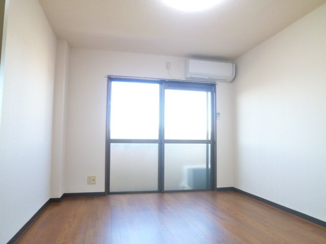 北西向き３階で陽当たり眺望良好です♪