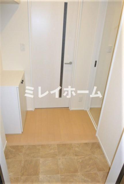 ビューノウメモトの玄関|同建物内、別のお部屋の参考写真になります。