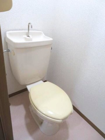松戸市中和倉のアパートのトイレ