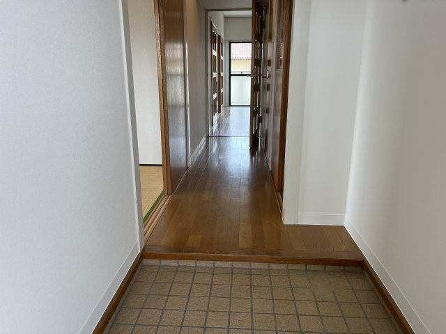 メゾン桑原3の玄関