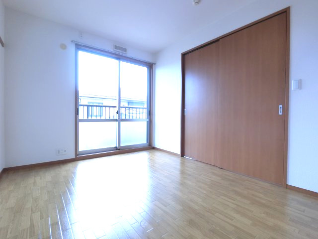 【寝室】