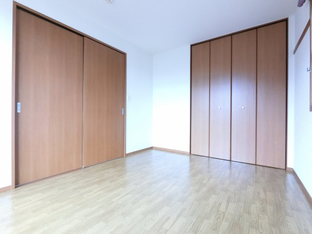 【寝室】
