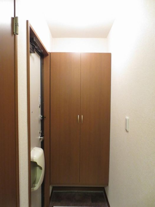 エンゼルロード　Ａの玄関