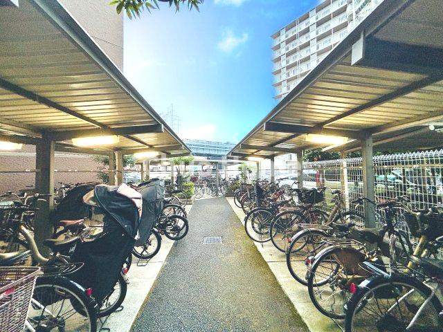 葛西ハイツの駐輪場|【自転車置き場】最新の空き状況や費用などの詳細は担当スタッフまでお問い合わせください。