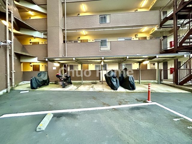葛西ハイツの駐車場|【バイク置き場】最新の空き状況や費用などの詳細は担当スタッフまでお問い合わせください。
