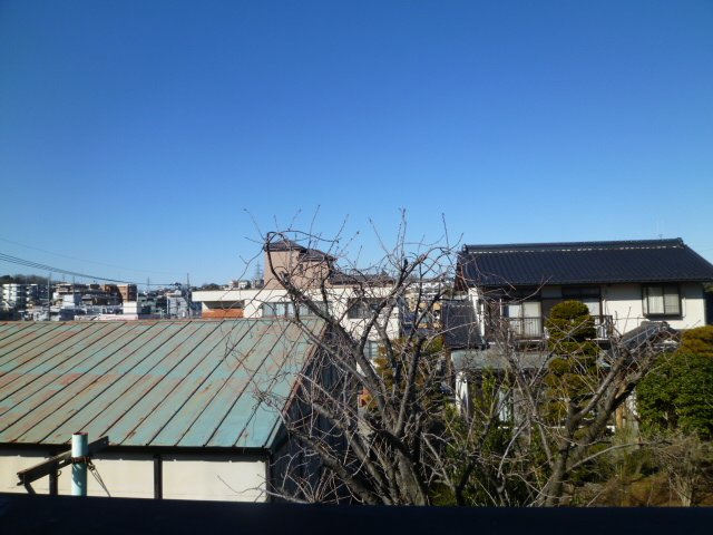 バルコニーからの眺望は前に高い建物が無く陽当り眺望良好です♪