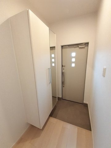 コスモ吉良Ⅱ　　　刈谷市近郊の賃貸はクラスホーム刈谷店の玄関|きれいな玄関です