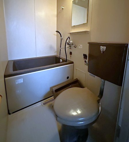 【トイレ】 | ジュネスハイツA | バスルームにあるトイレです！水廻りのお掃除が一気にできちゃいますね☆