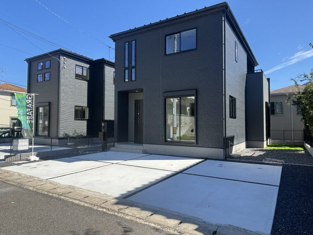 西区己斐上2丁目の駐車場|駐車スペース2台分あり。ご家族でお車をお持ちの方や来客時にも安心のゆとりある駐車スペースです。